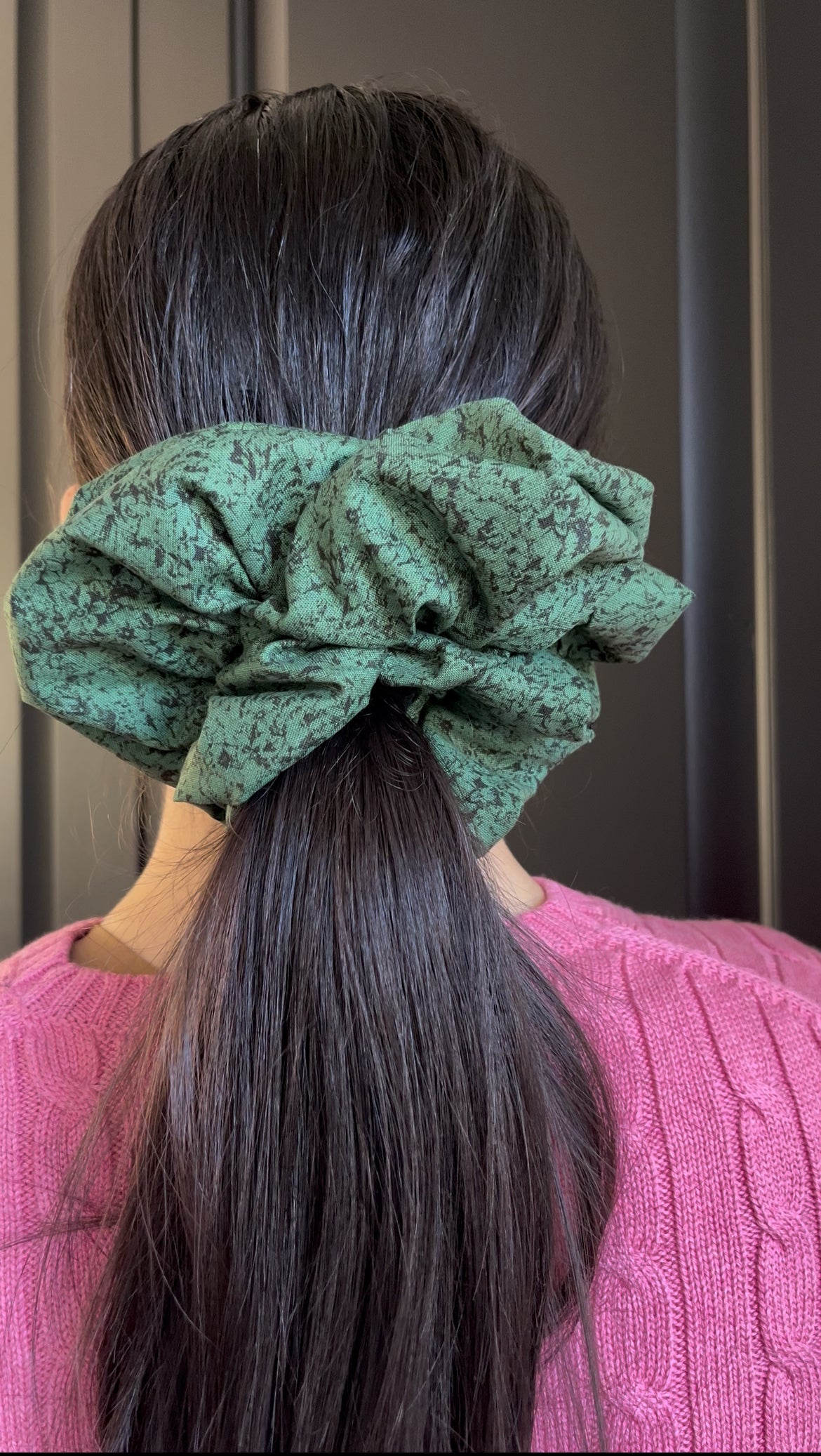 Jumbo Wreath Green Scrunchie